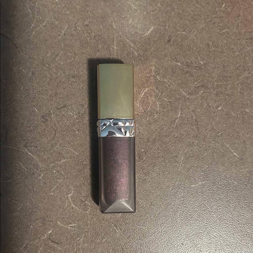 Luxurious dark berry Lipstick